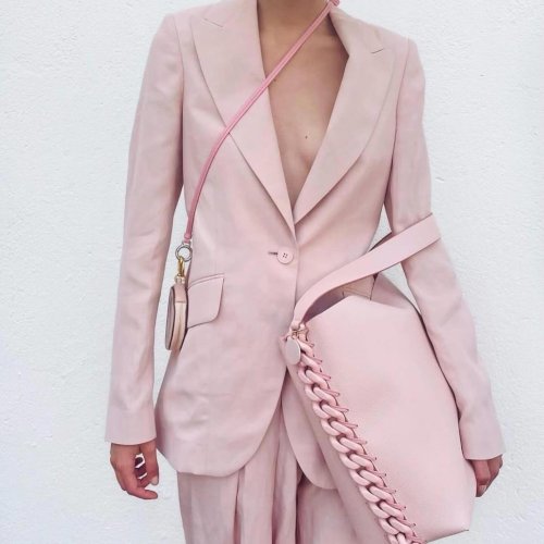 Sustainability meets sophistication. 🌱 Stella McCartney redefines luxury with ethical fashion that doesn’t compromise on style. From iconic bags to bold tailoring, discover her visionary pieces at Luxury Finds Boutique.

What’s your favorite Stella McCartney piece? 

#luxuryfindsboutique #stellamccartney #sustainableluxury #chicandconscious #marbellalifestyle